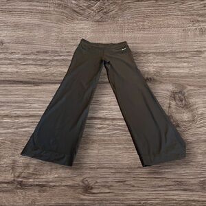 Nike Dri-Fit Women’s Black Wide Leg Yoga Athletic Pants Size Medium